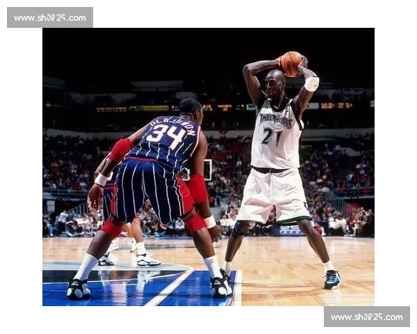 内线筑墙遮天蔽日的盖帽盛宴点燃赛场激情与荣耀之夜巅峰对决时刻 内线筑墙遮天蔽日的盖帽盛宴点燃赛场激情与荣耀之夜巅峰对决时刻